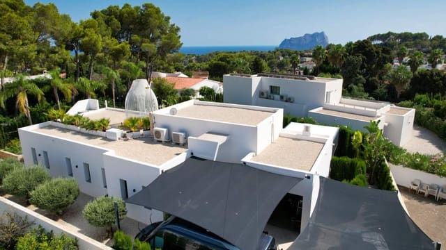 3 soveværelse Villa til salg i Benissa med swimmingpool garage - € 1.690.000 (Ref: 10017603)