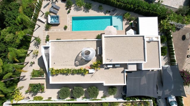 3 soveværelse Villa til salg i Benissa med swimmingpool garage - € 1.690.000 (Ref: 10017603)