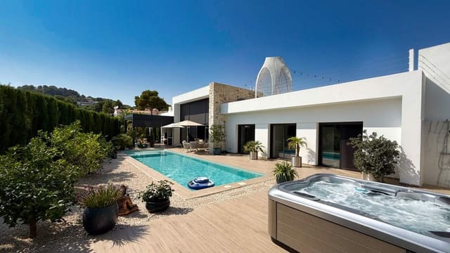 3 soveværelse Villa til salg i Benissa med swimmingpool garage - € 1.690.000 (Ref: 10017603)