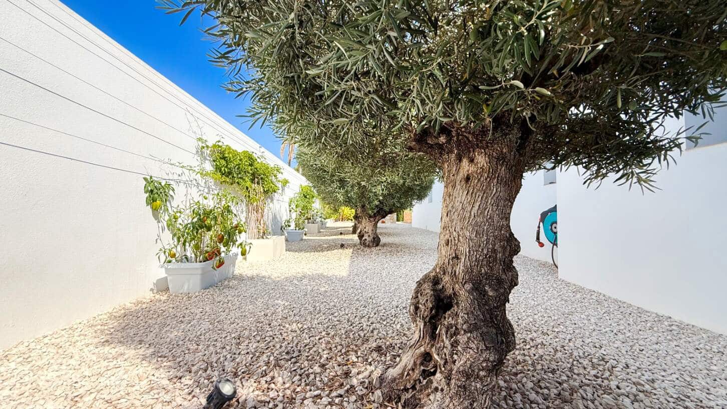 3 soveværelse Villa til salg i Benissa med swimmingpool garage - € 1.690.000 (Ref: 10017603)