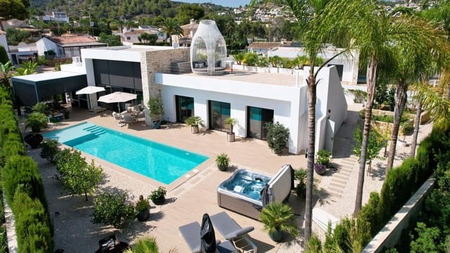 3 soveværelse Villa til salg i Benissa med swimmingpool garage - € 1.690.000 (Ref: 10017603)
