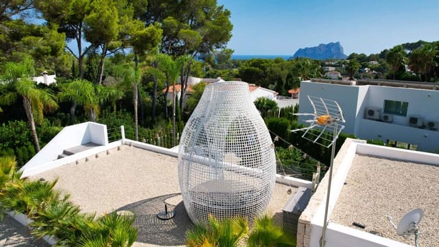 3 soveværelse Villa til salg i Benissa med swimmingpool garage - € 1.690.000 (Ref: 10017603)