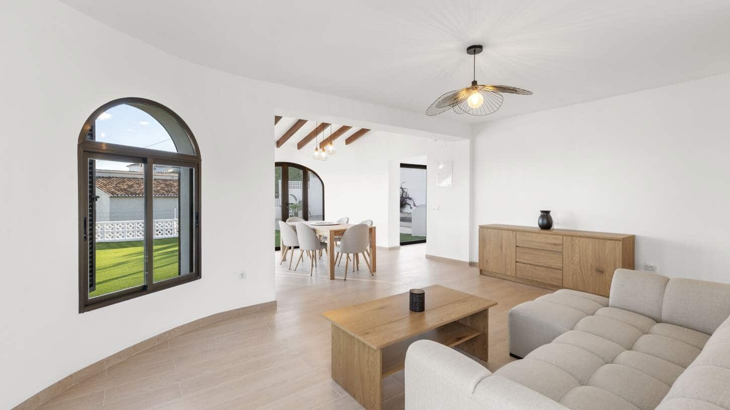 3 soveværelse Villa til salg i Calpe / Calp med swimmingpool garage - € 699.000 (Ref: 10017604)