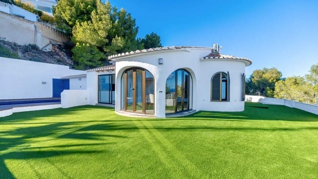 3 soveværelse Villa til salg i Calpe / Calp med swimmingpool garage - € 699.000 (Ref: 10017604)