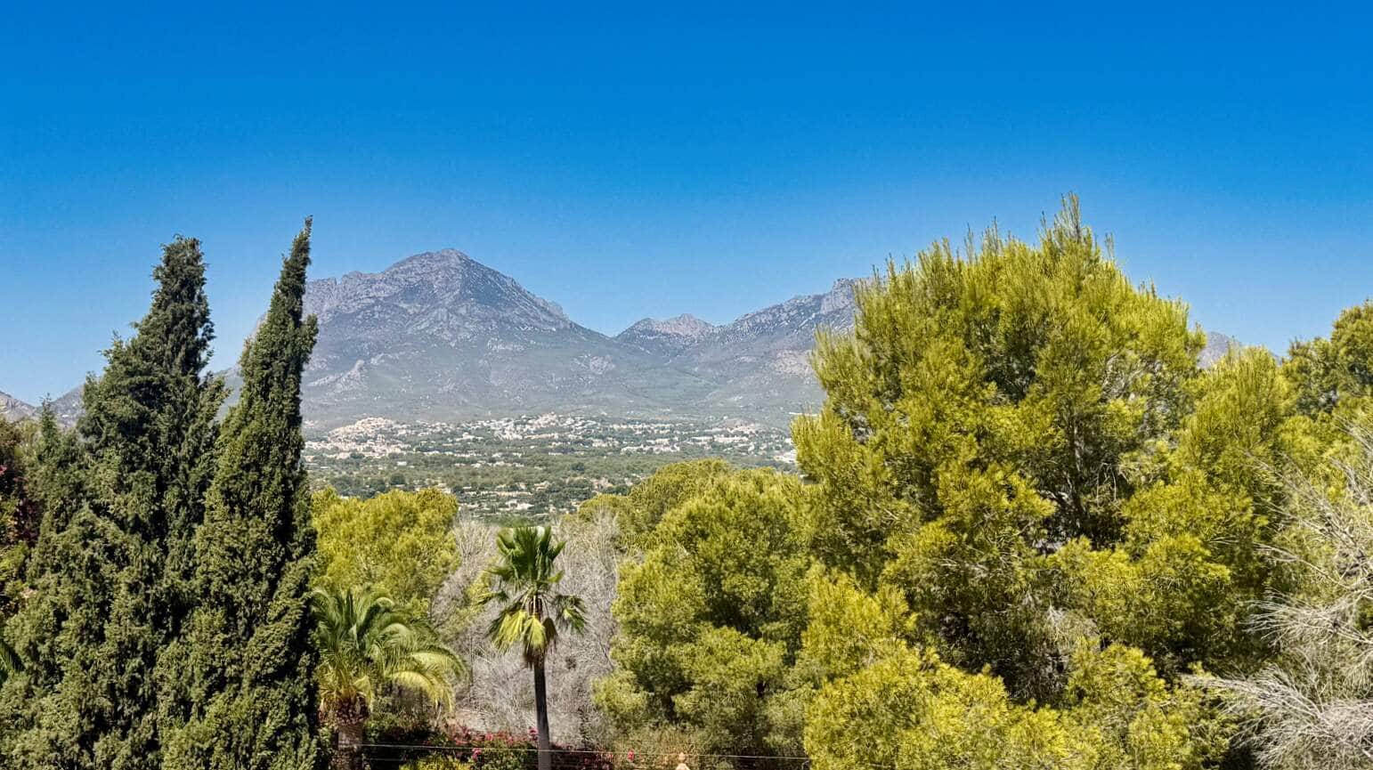 Chalet de 4 habitaciones en Albir en venta con piscina garaje - 1.595.000 € (Ref: 10023244)