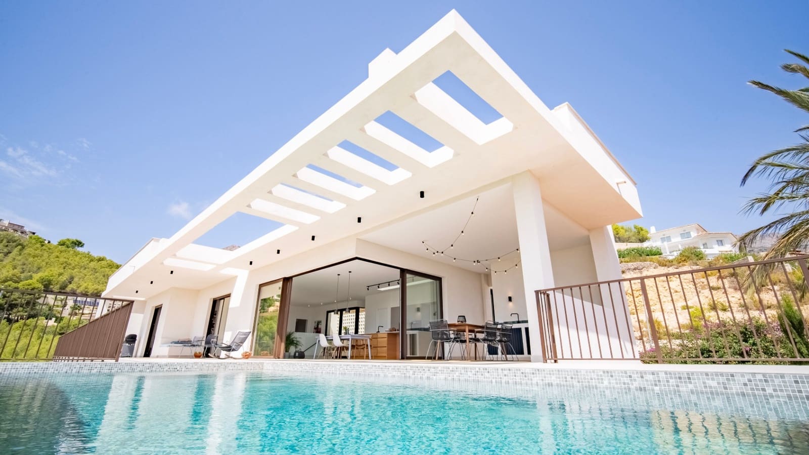 4 bedroom Villa for sale in Altea with garage - € 1,795,000 (Ref: 10051941)