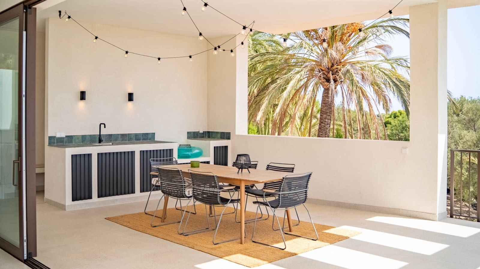 4 bedroom Villa for sale in Altea with garage - € 1,795,000 (Ref: 10051941)