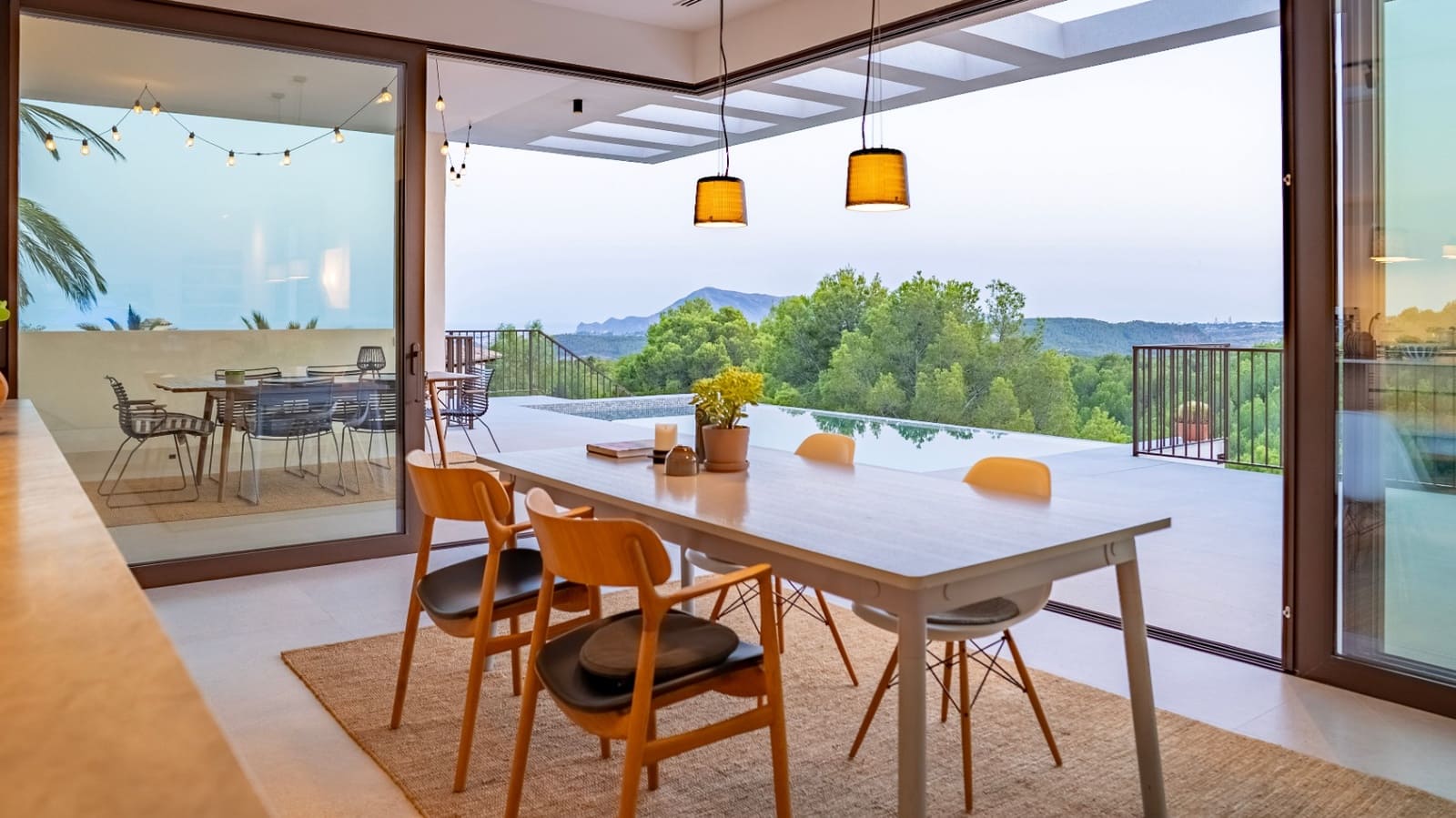 4 bedroom Villa for sale in Altea with garage - € 1,795,000 (Ref: 10051941)