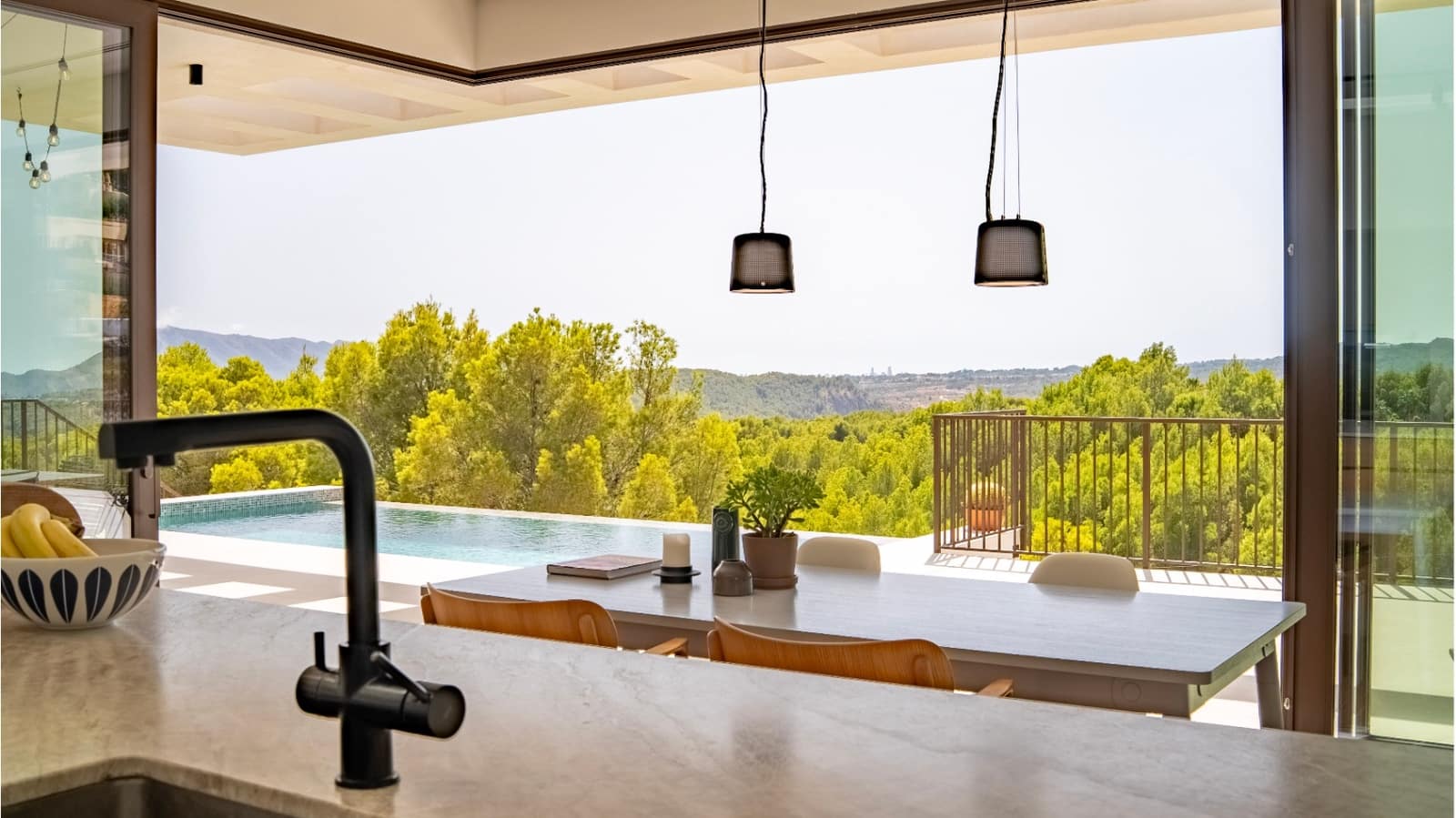 4 bedroom Villa for sale in Altea with garage - € 1,795,000 (Ref: 10051941)