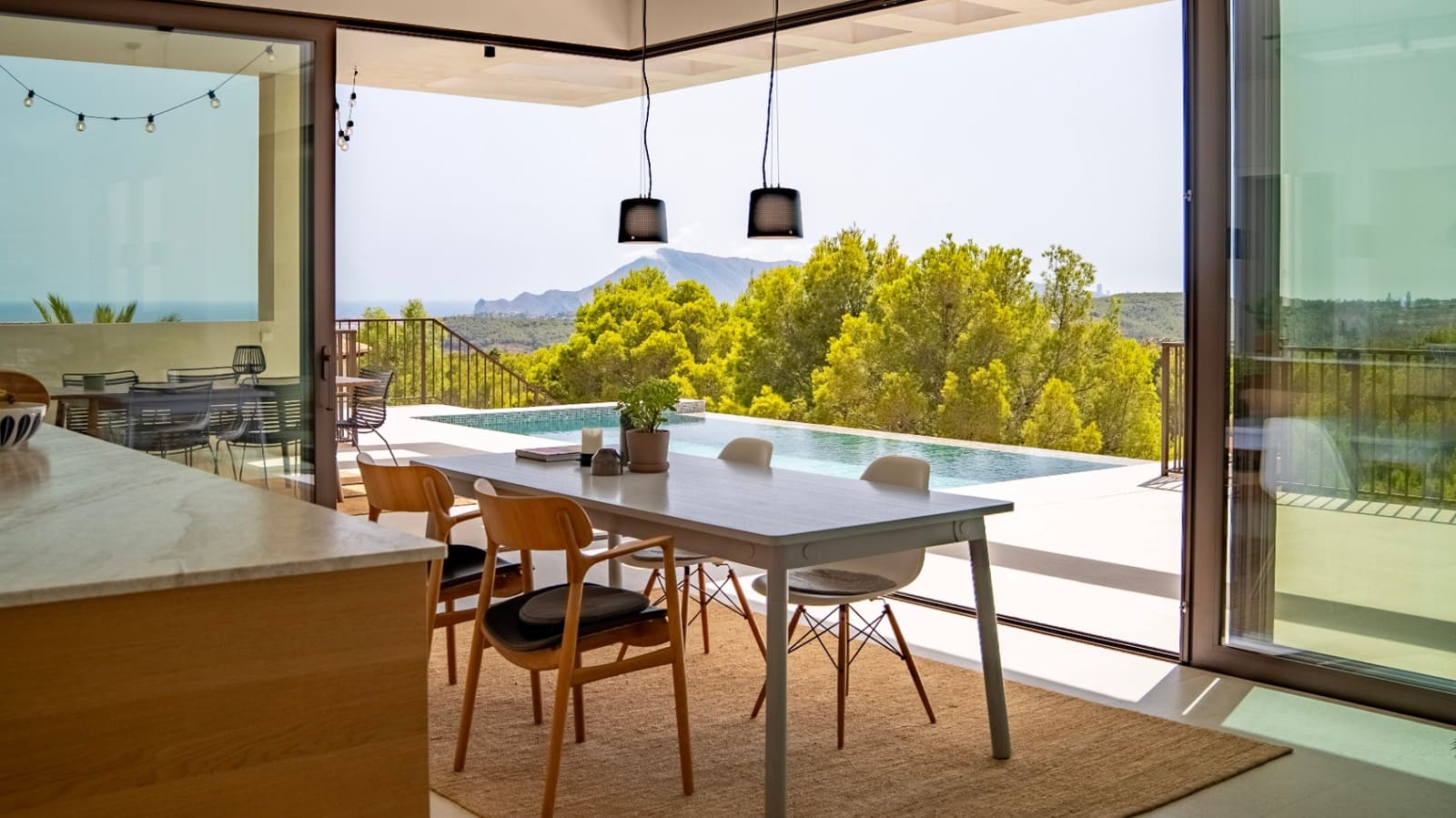 4 bedroom Villa for sale in Altea with garage - € 1,795,000 (Ref: 10051941)