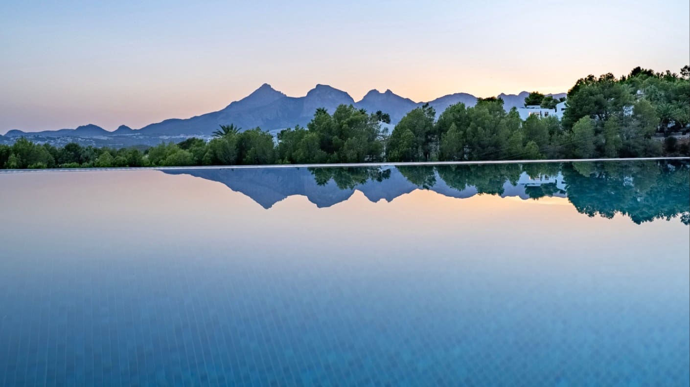Chalet de 4 habitaciones en Altea en venta con piscina garaje - 1.795.000 € (Ref: 10051941)