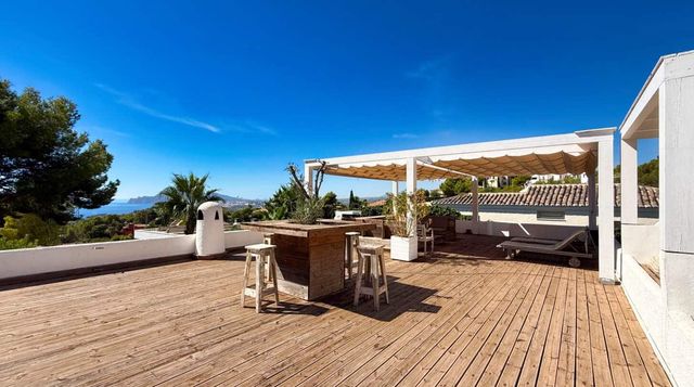 4 Zimmer Villa zu verkaufen in Altea mit Pool Garage - 1.250.000 € (Ref: 10101339)