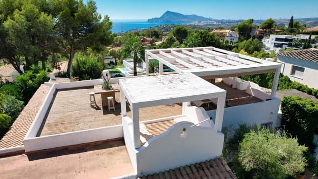 4 sovrum Villa till salu i Altea med pool garage - 1 250 000 € (Ref: 10101339)