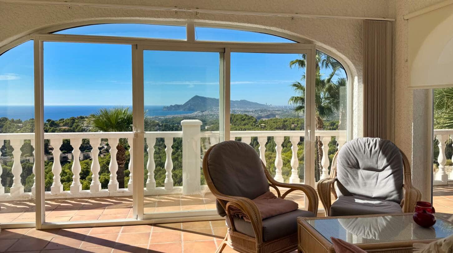 4 bedroom Villa for sale in Altea with pool garage - € 995,000 (Ref: 10158734)