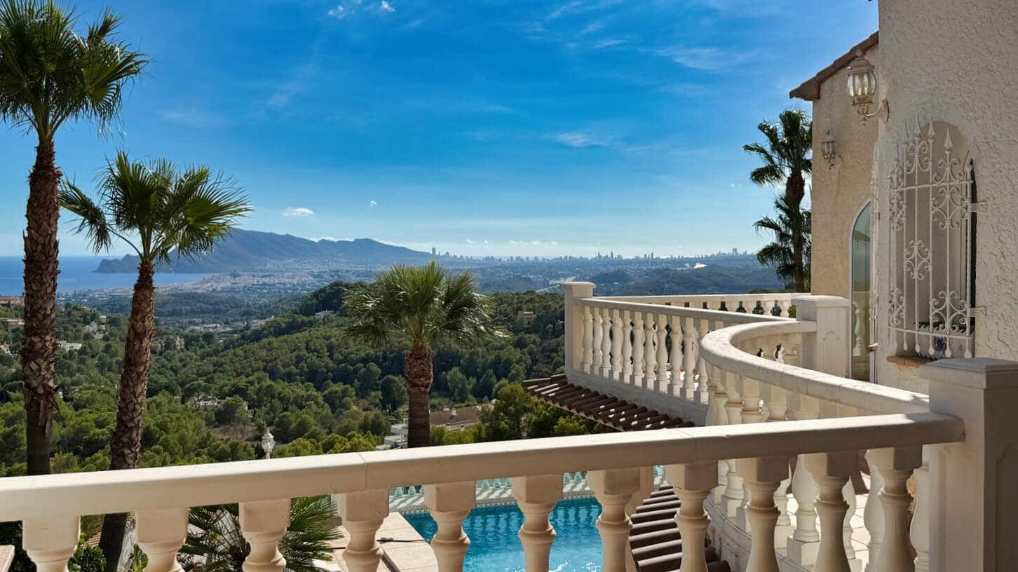 4 bedroom Villa for sale in Altea with pool garage - € 995,000 (Ref: 10158734)