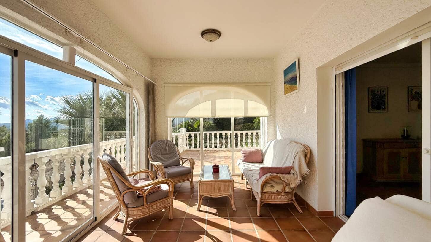 4 bedroom Villa for sale in Altea with pool garage - € 995,000 (Ref: 10158734)