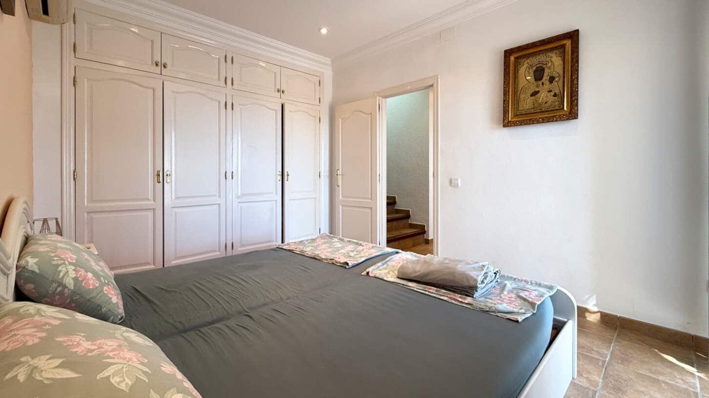 4 bedroom Villa for sale in Altea with pool garage - € 995,000 (Ref: 10158734)