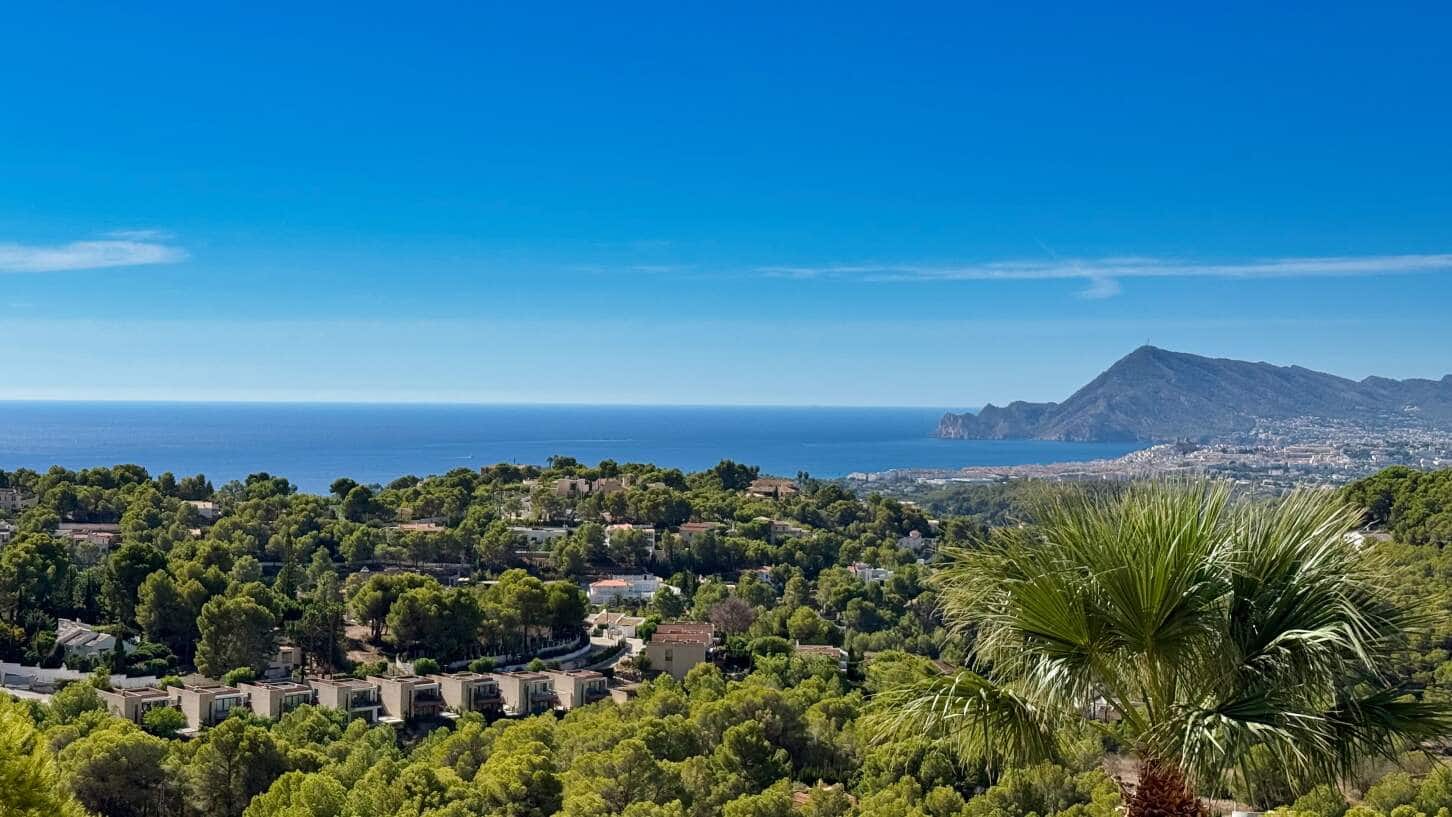 4 bedroom Villa for sale in Altea with pool garage - € 995,000 (Ref: 10158734)