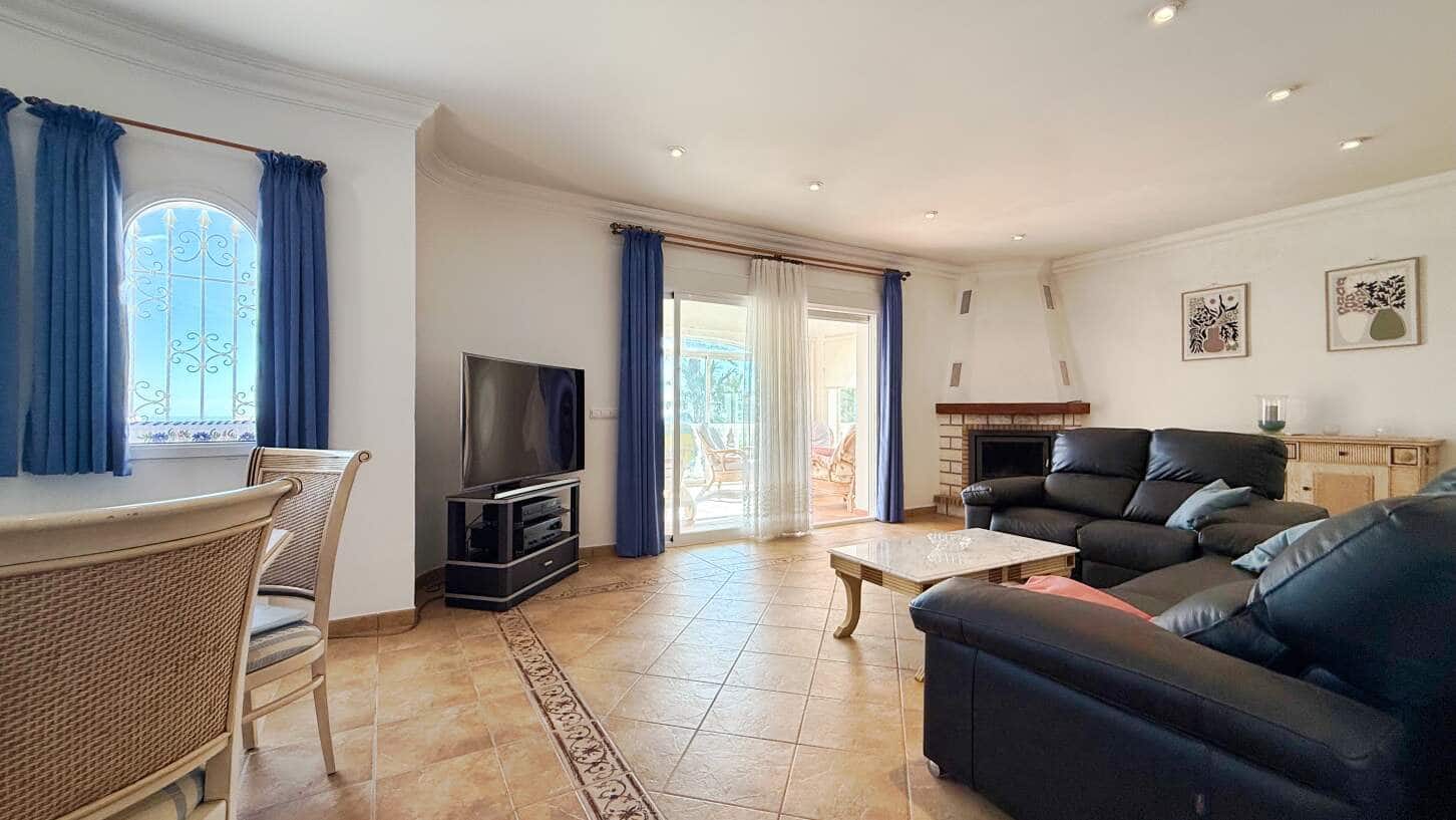 4 bedroom Villa for sale in Altea with pool garage - € 995,000 (Ref: 10158734)
