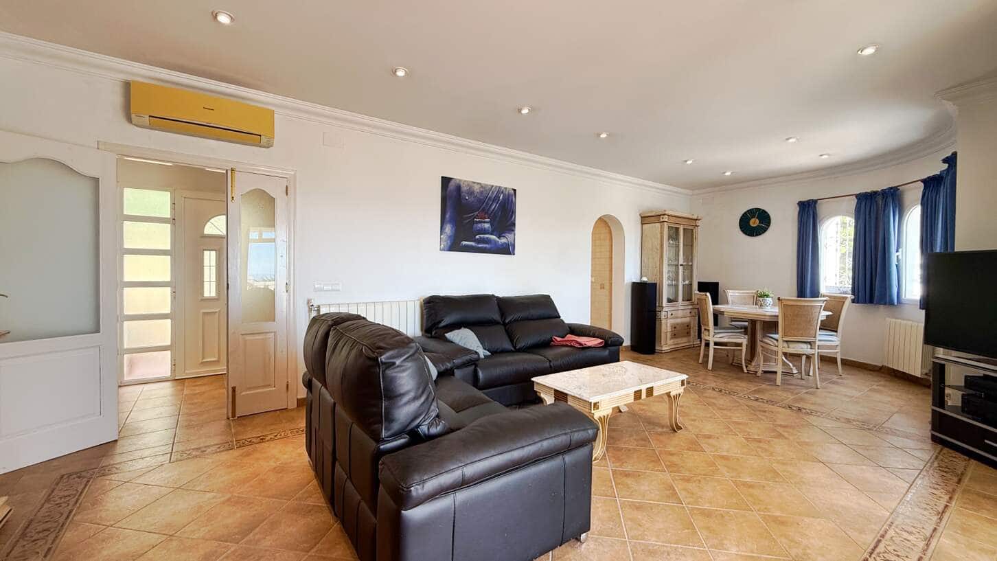 4 bedroom Villa for sale in Altea with pool garage - € 995,000 (Ref: 10158734)