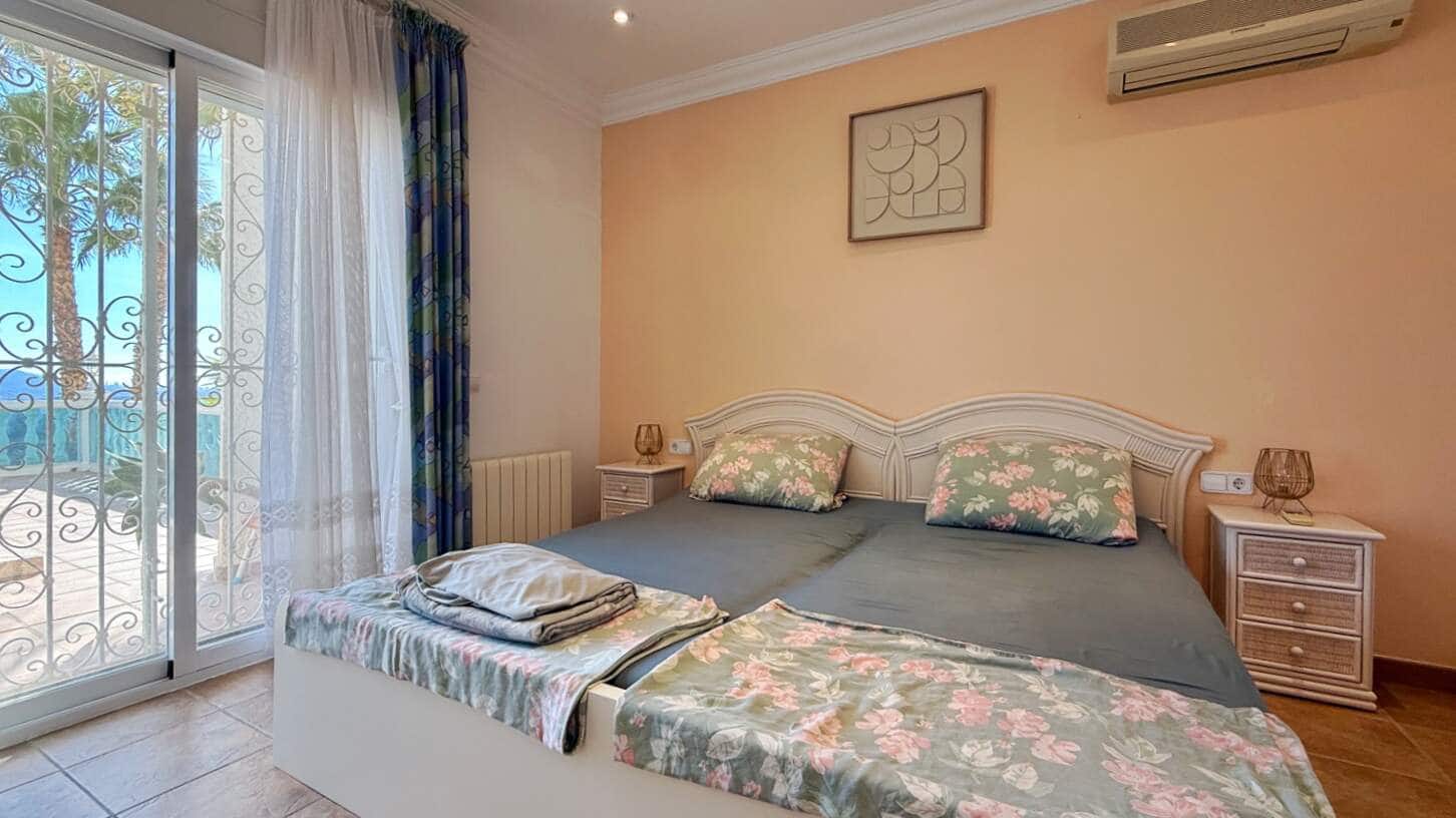 4 bedroom Villa for sale in Altea with pool garage - € 995,000 (Ref: 10158734)