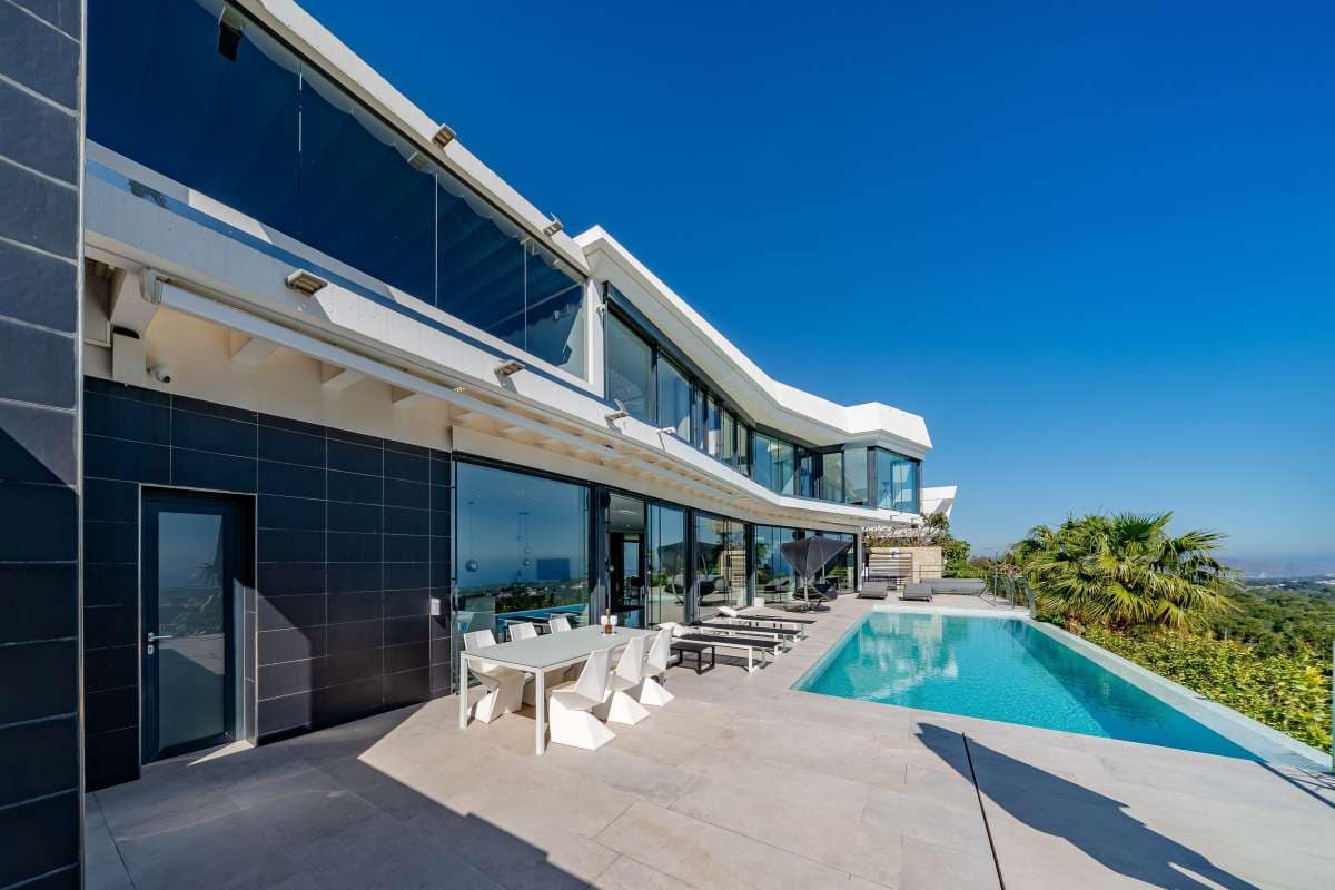 Chalet de 4 habitaciones en Calpe / Calp en venta con piscina garaje - 3.595.000 € (Ref: 10163276)