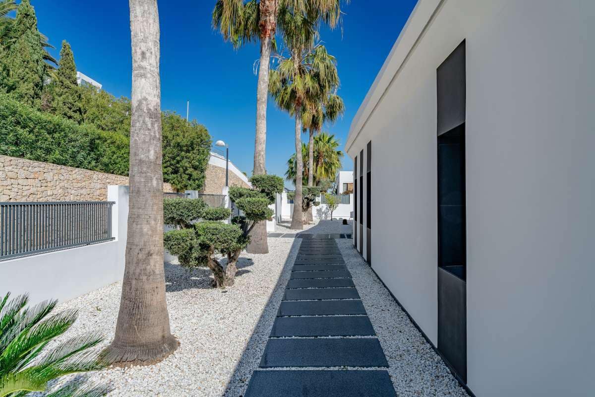 Chalet de 4 habitaciones en Calpe / Calp en venta con piscina garaje - 3.595.000 € (Ref: 10163276)