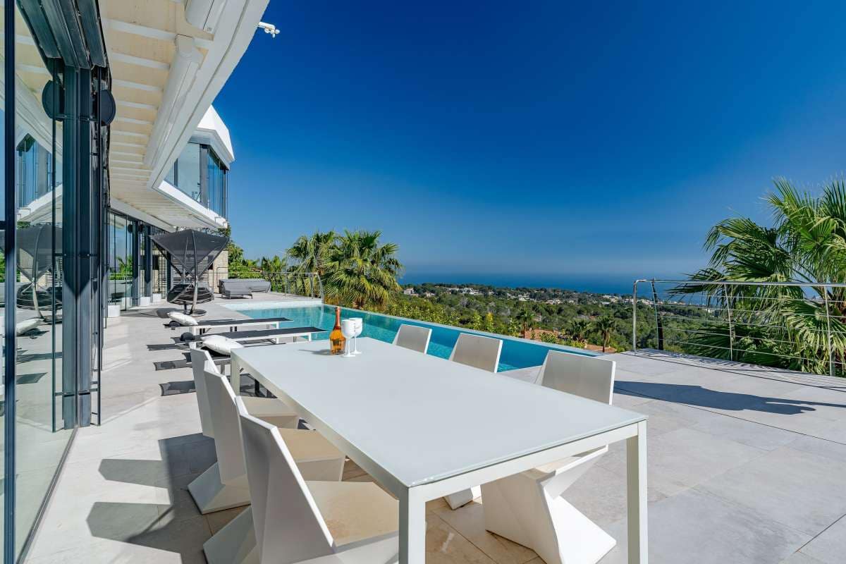 Chalet de 4 habitaciones en Calpe / Calp en venta con piscina garaje - 3.595.000 € (Ref: 10163276)