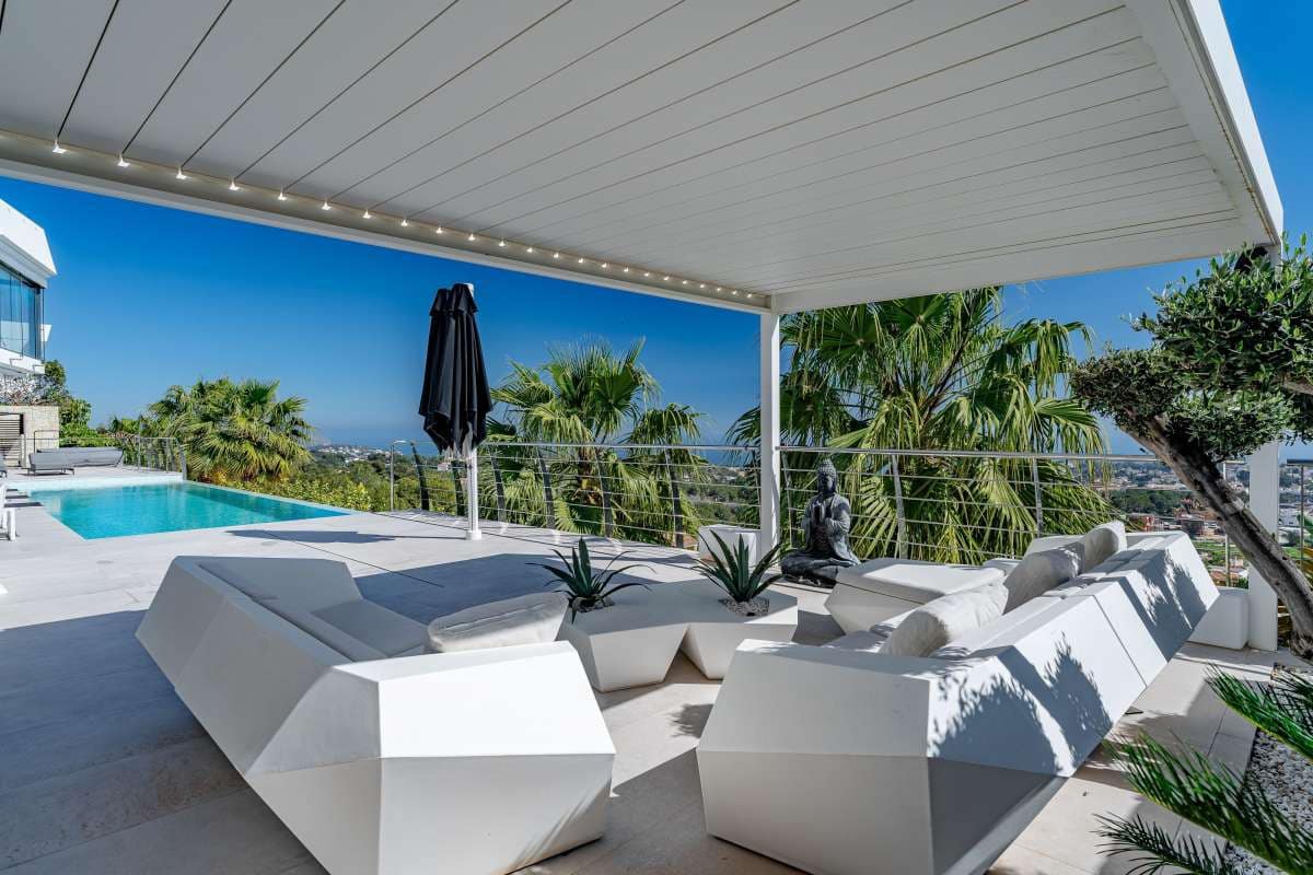 Chalet de 4 habitaciones en Calpe / Calp en venta con piscina garaje - 3.595.000 € (Ref: 10163276)