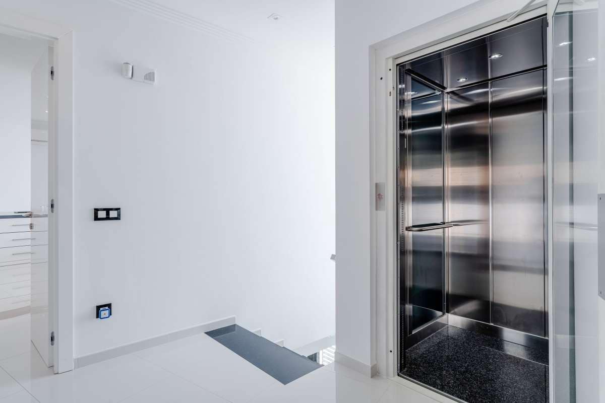 Chalet de 4 habitaciones en Calpe / Calp en venta con piscina garaje - 3.595.000 € (Ref: 10163276)