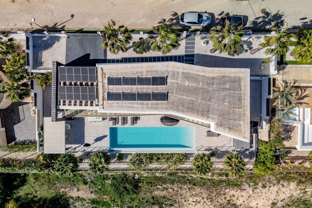 Chalet de 4 habitaciones en Calpe / Calp en venta con piscina garaje - 3.595.000 € (Ref: 10163276)