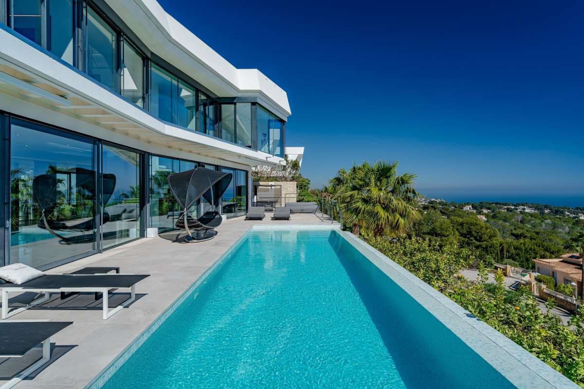 Chalet de 4 habitaciones en Calpe / Calp en venta con piscina garaje - 3.595.000 € (Ref: 10163276)