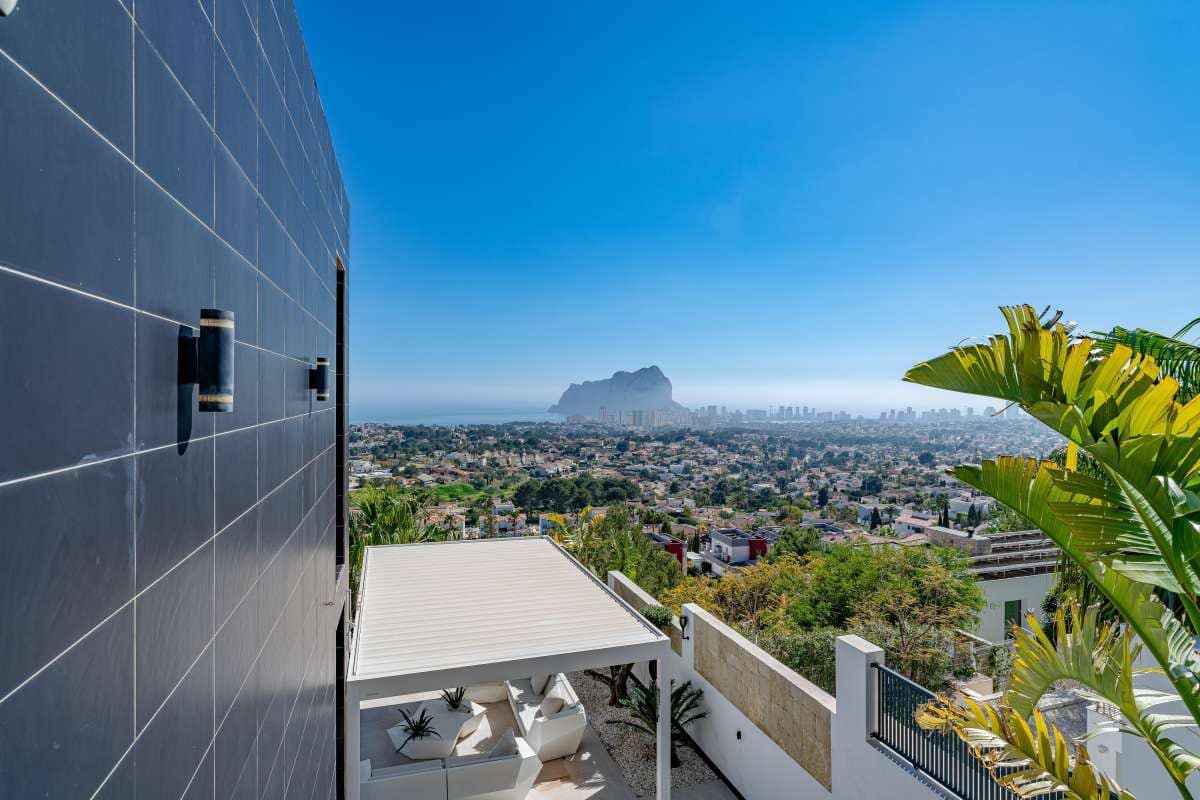 Chalet de 4 habitaciones en Calpe / Calp en venta con piscina garaje - 3.595.000 € (Ref: 10163276)