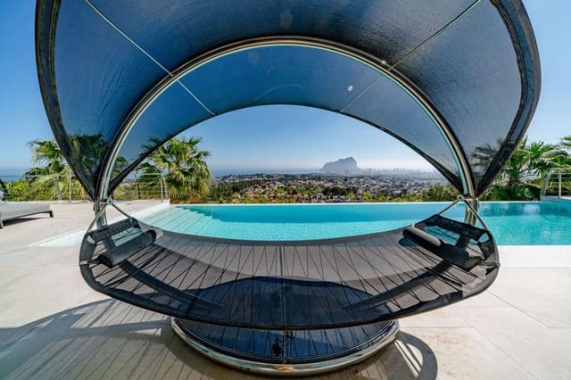 Chalet de 4 habitaciones en Pueblo, Calpe / Calp en venta con piscina garaje - 3.595.000 € (Ref: 10163276)