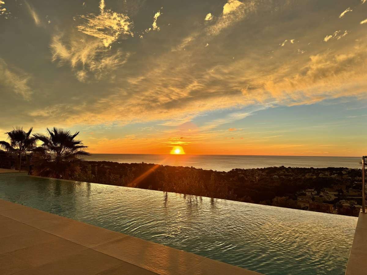 Chalet de 4 habitaciones en Calpe / Calp en venta con piscina garaje - 3.595.000 € (Ref: 10163276)