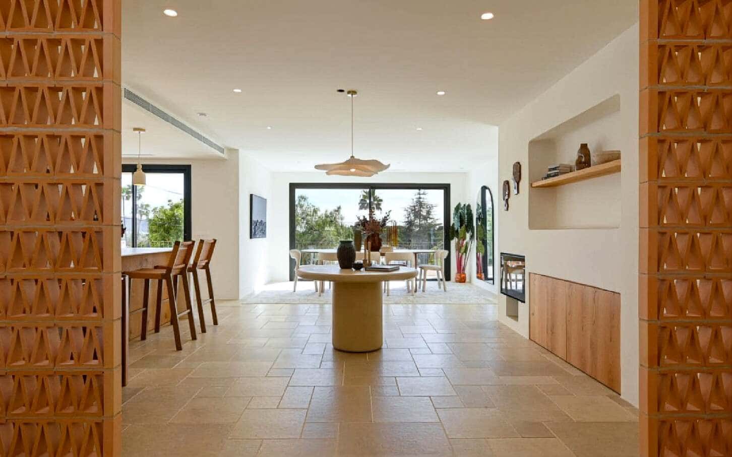 5 bedroom Villa for sale in Teulada with pool garage - € 2,275,000 (Ref: 10163278)