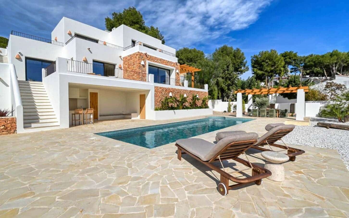 5 bedroom Villa for sale in Teulada with pool garage - € 2,275,000 (Ref: 10163278)