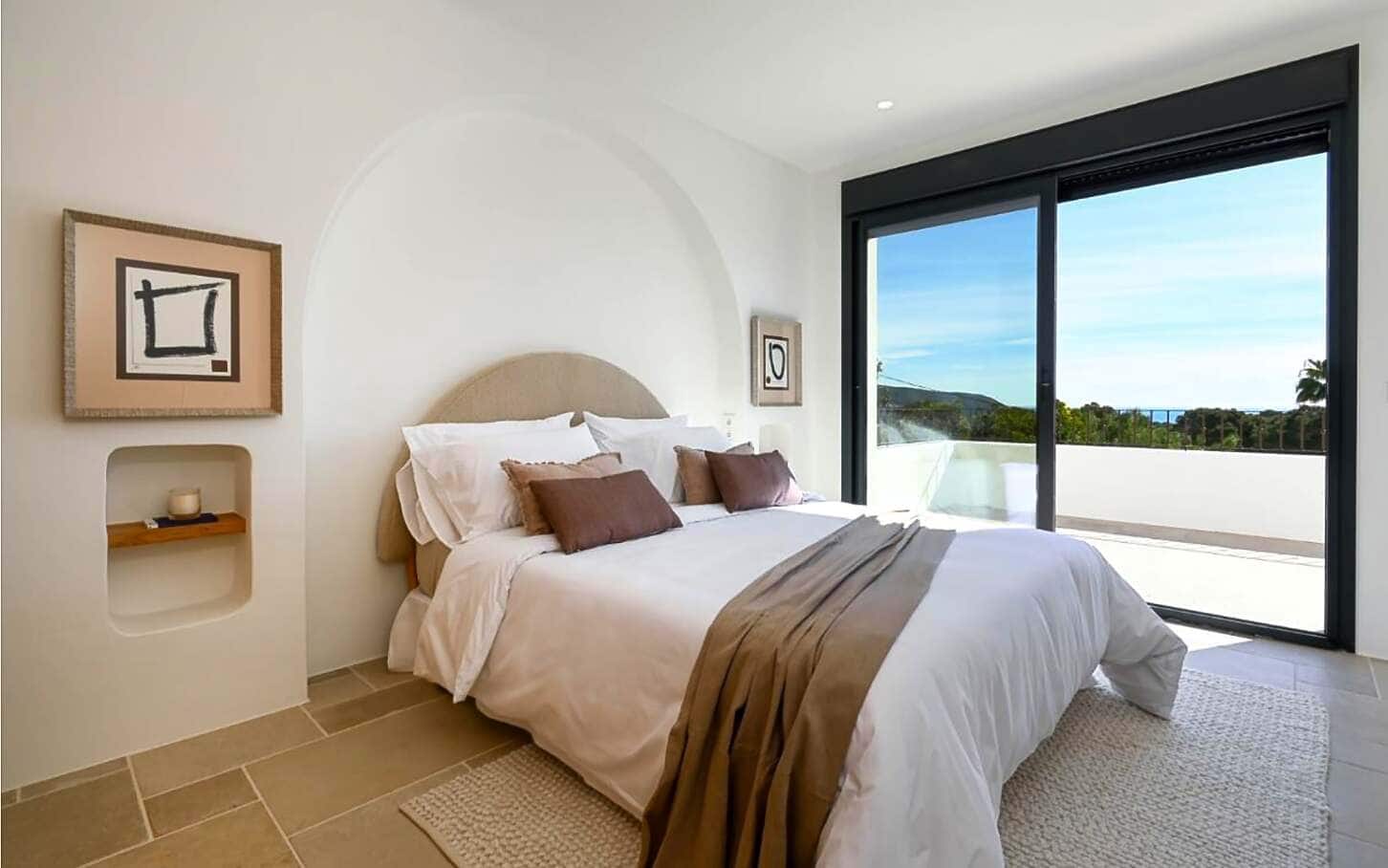 5 bedroom Villa for sale in Teulada with pool garage - € 2,275,000 (Ref: 10163278)