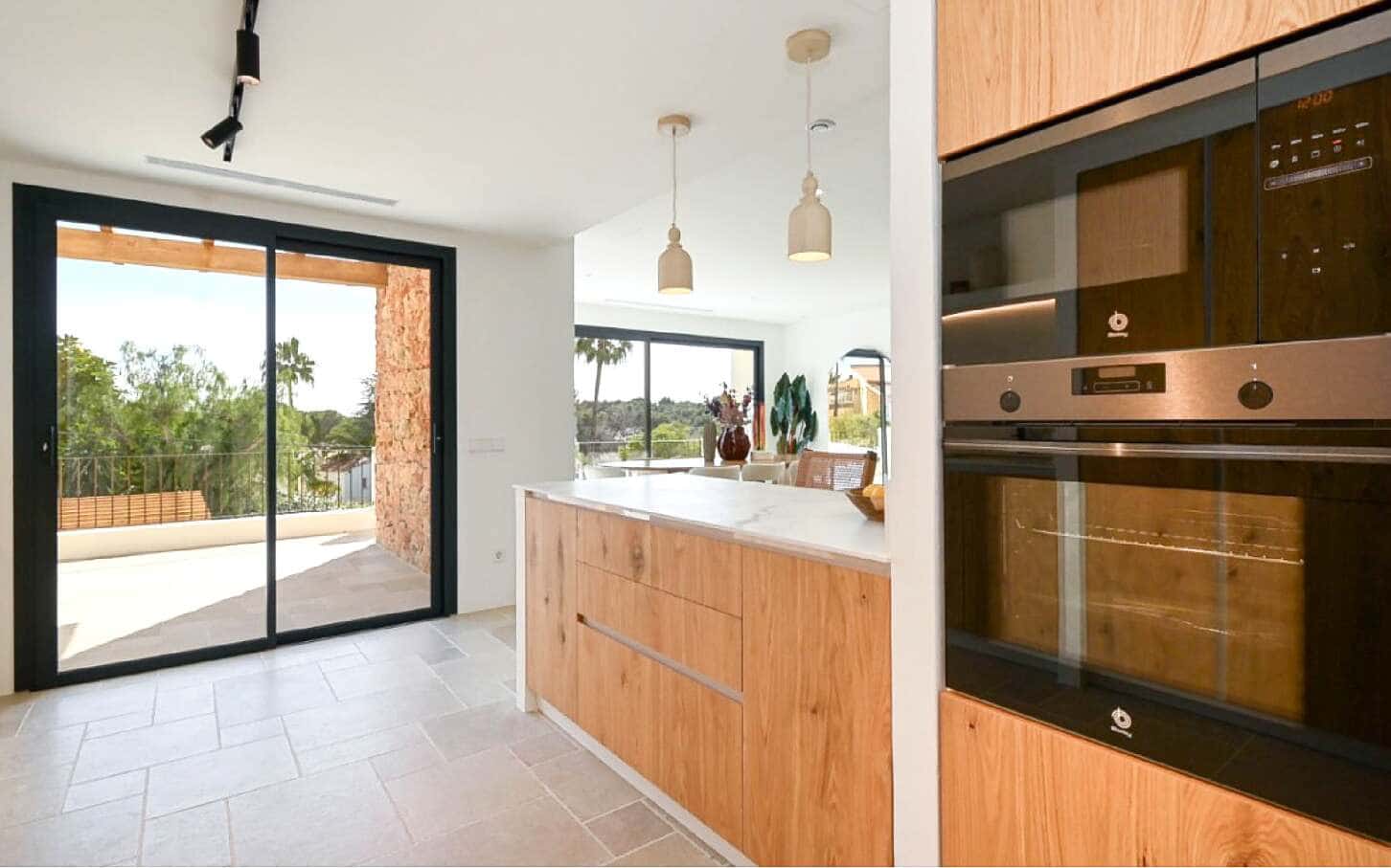 5 bedroom Villa for sale in Teulada with pool garage - € 2,275,000 (Ref: 10163278)
