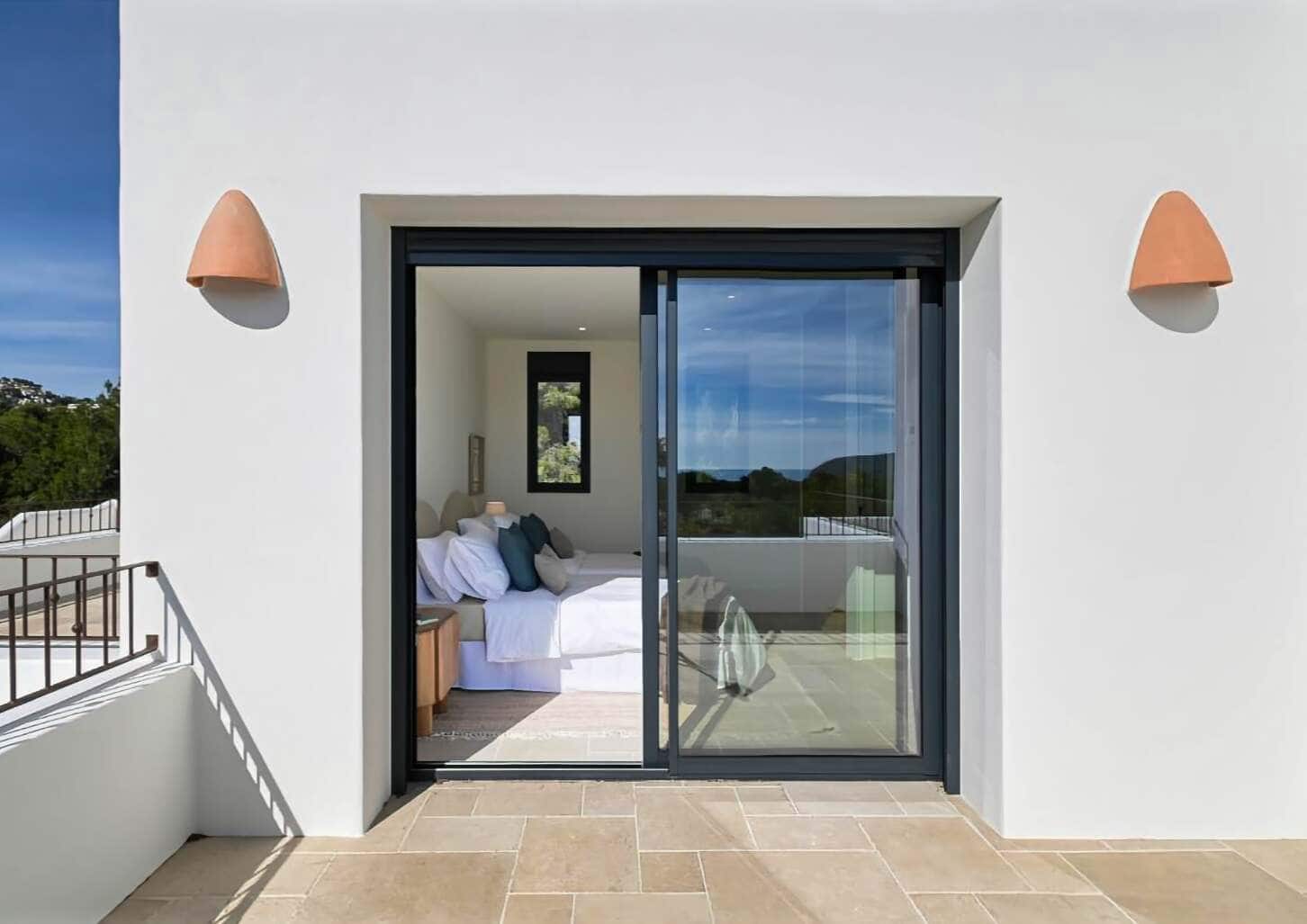 5 bedroom Villa for sale in Teulada with pool garage - € 2,275,000 (Ref: 10163278)