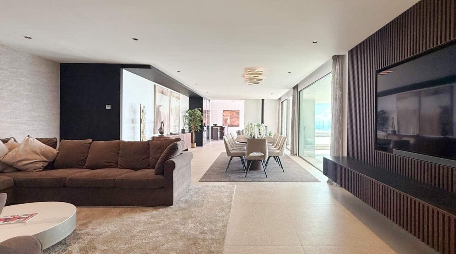 5 bedroom Villa for sale in Altea with pool garage - € 3,850,000 (Ref: 10163410)