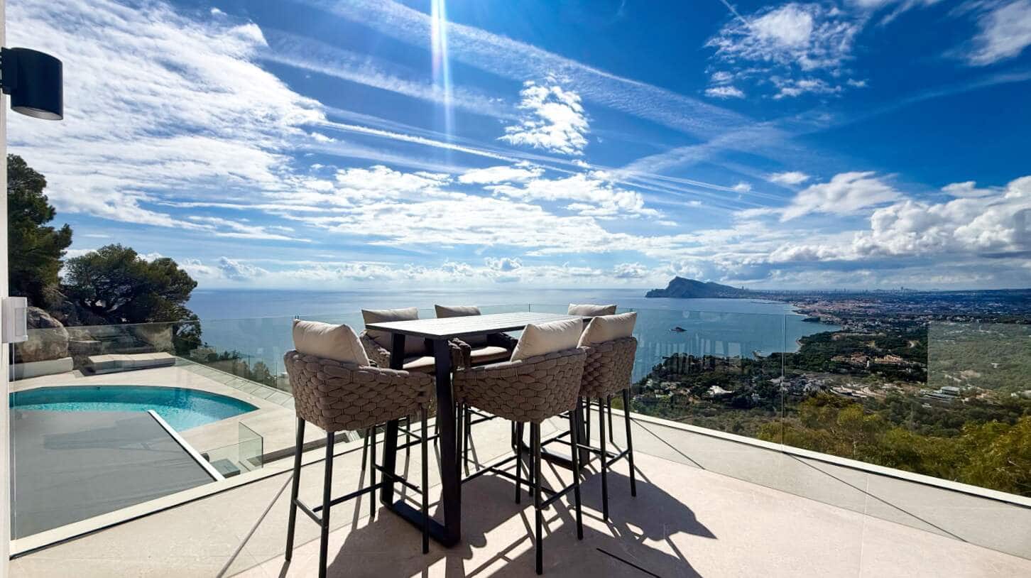 5 bedroom Villa for sale in Altea with pool garage - € 3,850,000 (Ref: 10163410)