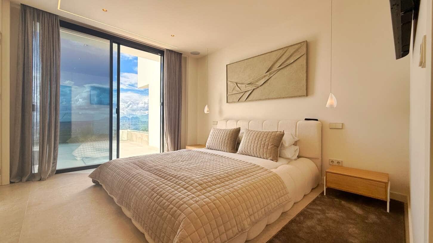 5 bedroom Villa for sale in Altea with pool garage - € 3,850,000 (Ref: 10163410)