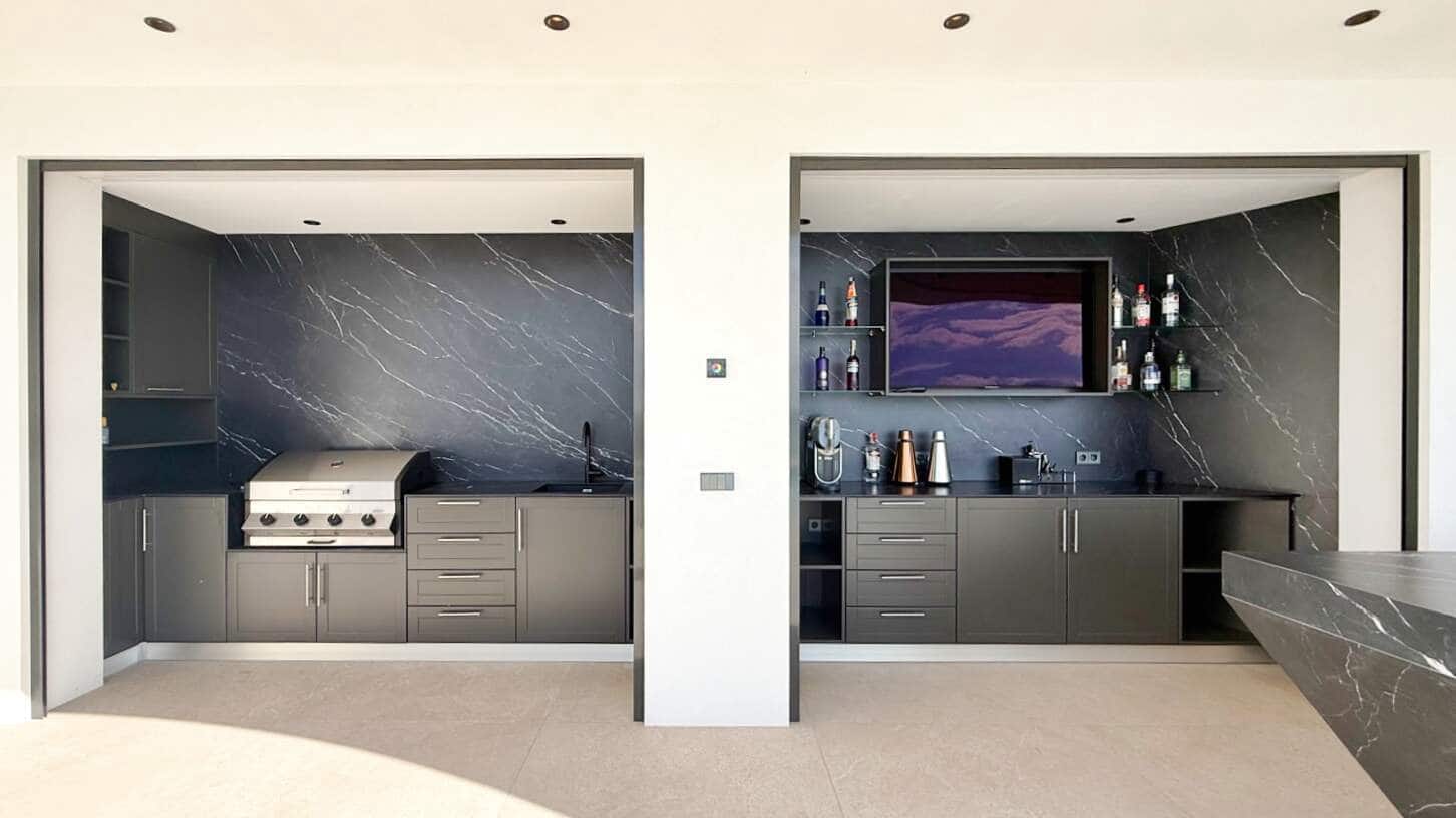 5 bedroom Villa for sale in Altea with pool garage - € 3,850,000 (Ref: 10163410)