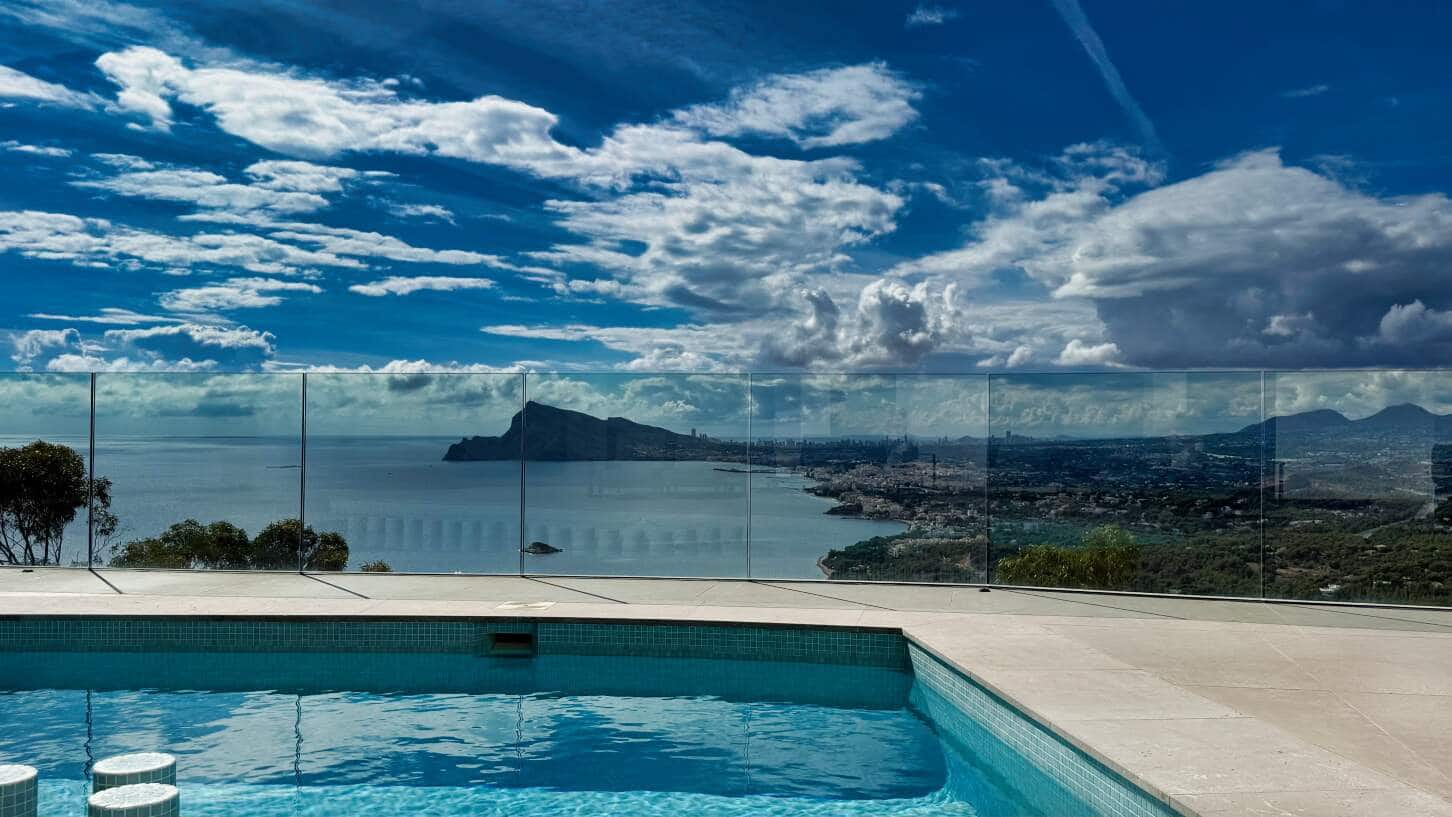 5 bedroom Villa for sale in Altea with pool garage - € 3,850,000 (Ref: 10163410)