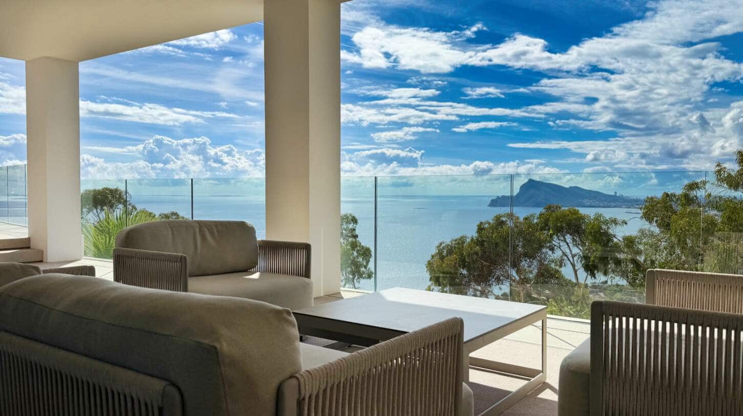 5 bedroom Villa for sale in Altea with pool garage - € 3,850,000 (Ref: 10163410)