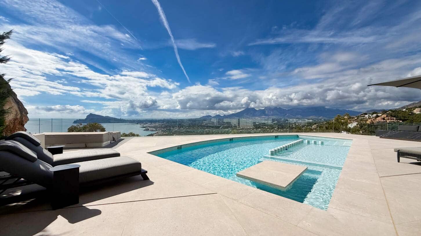 5 bedroom Villa for sale in Altea with pool garage - € 3,850,000 (Ref: 10163410)
