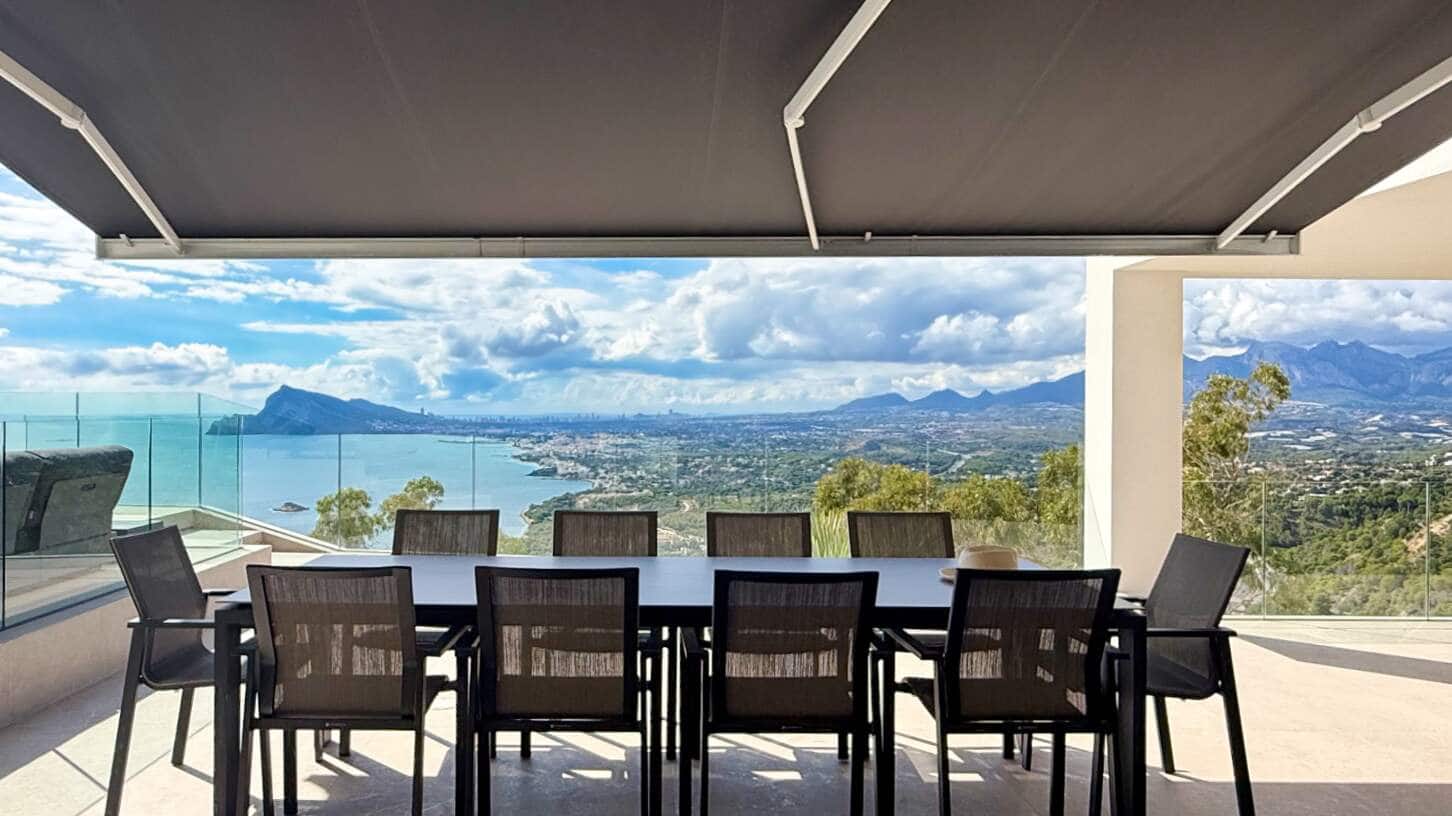 5 bedroom Villa for sale in Altea with pool garage - € 3,850,000 (Ref: 10163410)