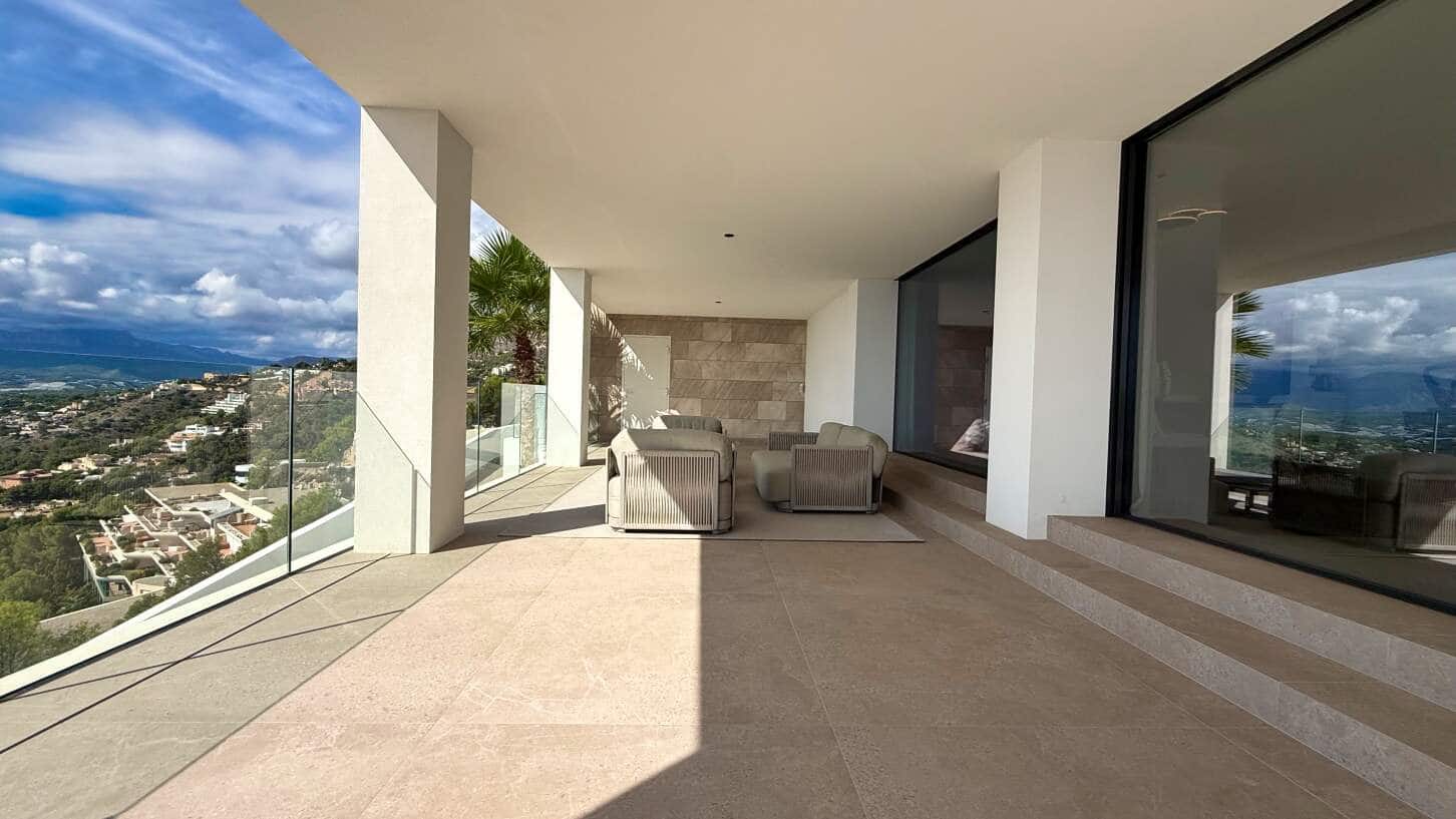 5 bedroom Villa for sale in Altea with pool garage - € 3,850,000 (Ref: 10163410)