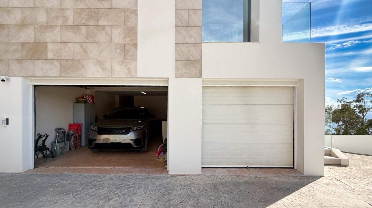 5 bedroom Villa for sale in Altea with pool garage - € 3,850,000 (Ref: 10163410)
